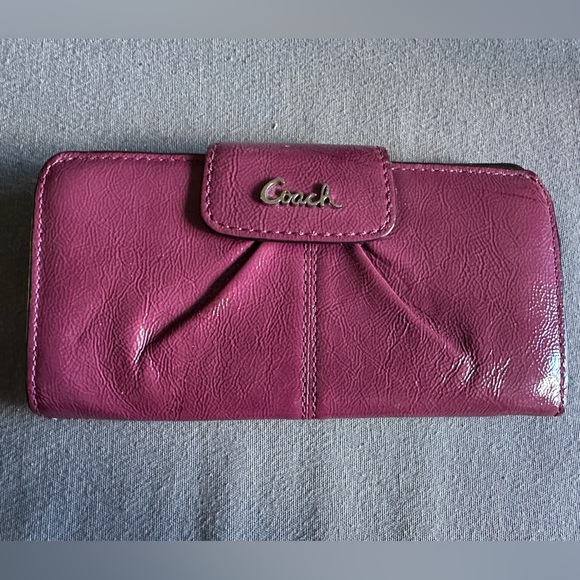 Coach wallet - Picture 1 of 3